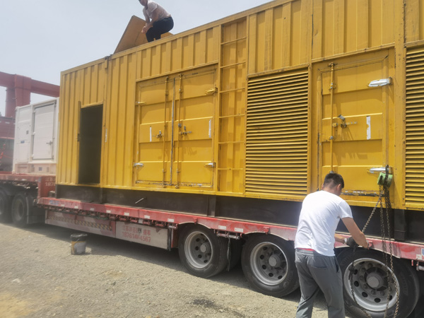 淇滨除了负载情况和发动机维护，还有哪些因素会影响 200kw 柴油发电机的油耗？