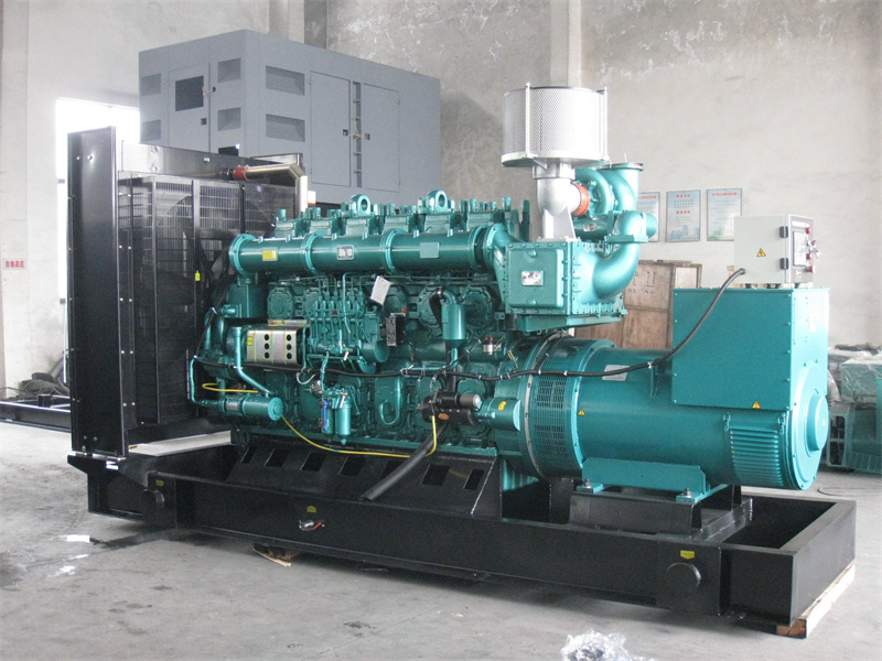 淇滨200KW 柴油发电机的油耗是多少？